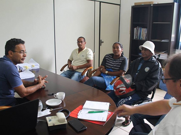 Reunião com feirantes. Foto: ASCOM