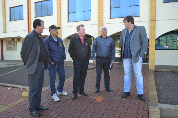 Prefeito Abel em visita à Vence Tudo. Foto: Prefeitura Municipal de Ibirubá