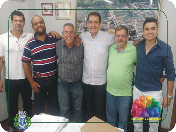 da esq. para dir. (Presidente da Câmara verador Davi Sousa, vereador Denão, Prefeito Ronilton, Deputado Federal Renato Andrade, vice-prefeito Tacilinho e vereador Matheus Vilela. Foto: Ascom Pref. Itaú de Minas