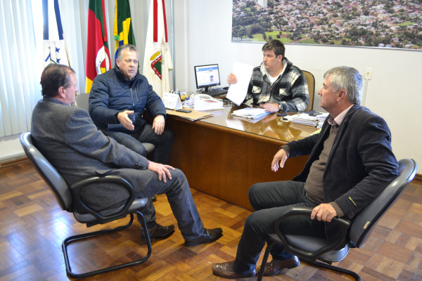 Reunião com representante da Ibirubá Florestal Ltda. . Foto: Prefeitura Municipal de Ibirubá