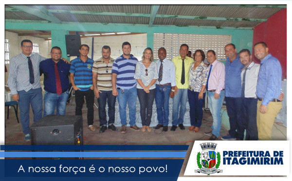 Prefeita Devanir Brillantino, vereadores e  secretários . Foto: ASCOM - ITAGIMIRIM