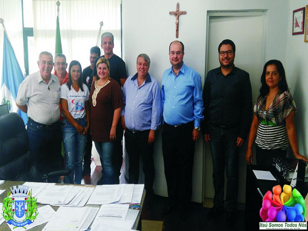 Comissão do Sindicato e Prefeito Ronilton Cintra. Foto: André Grandi