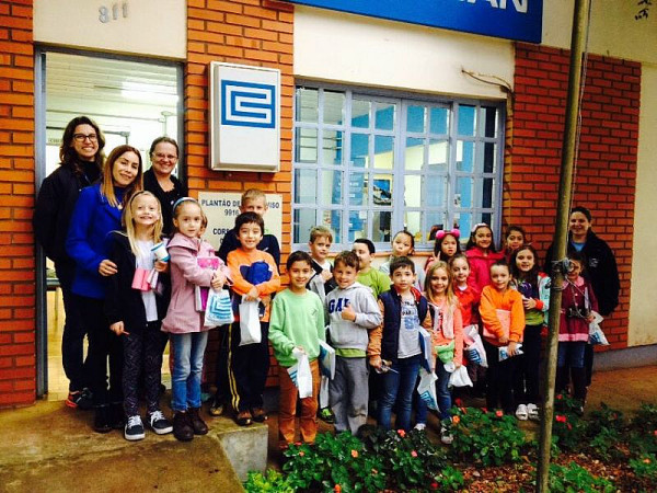 Alunos do programa na visita à Corsan. Foto: Prefeitura Municipal de Ibirubá